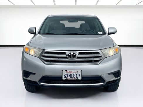 Used 2012 Toyota Highlander FWD image 2