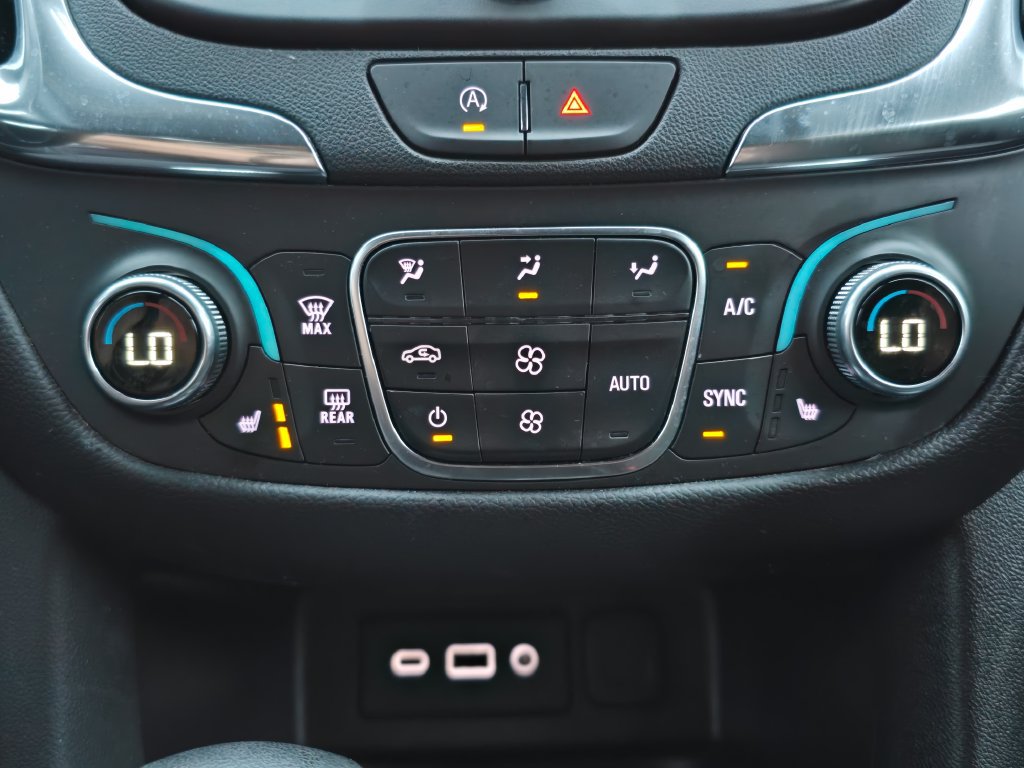 Used 2024 Chevrolet Equinox LT FWD image 30