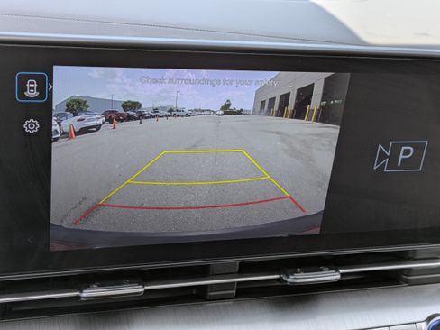 Used 2025 Hyundai Kona SEL FWD image 25