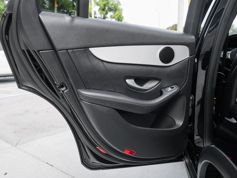 Used 2022 Mercedes-Benz GLC 300 image 34