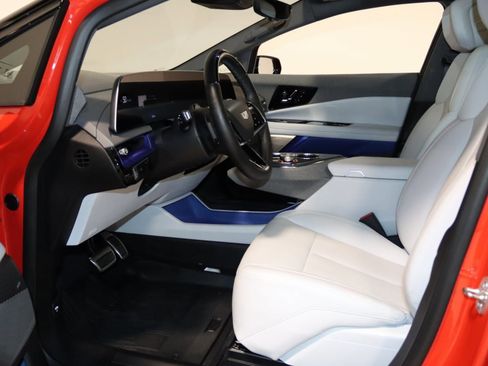 Used 2025 Cadillac Optiq Sport 2 w/ LPO, Floor Liner Package image 42