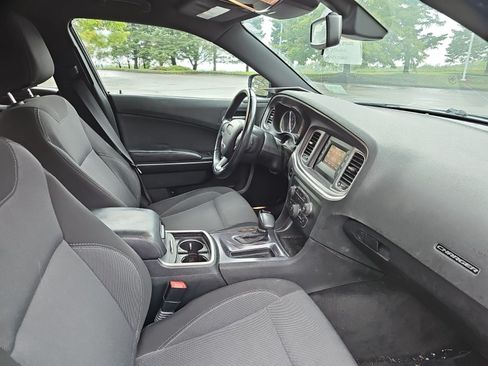 Used 2015 Dodge Charger SE w/ Popular Equipment Group RWD image 10