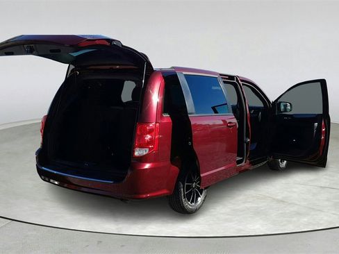 Used 2019 Dodge Grand Caravan GT image 13
