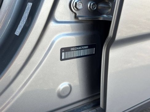 Used 2025 Kia Soul LX w/ LX Technology Package FWD image 26