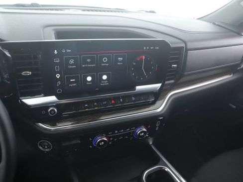Used 2025 GMC Sierra 1500 Elevation w/ Preferred Package AWD/4WD image 26