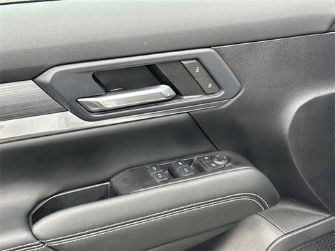 Used 2025 GMC Terrain Elevation image 17