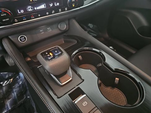Certified 2022 Nissan Rogue SL w/ SL Premium Package FWD image 25