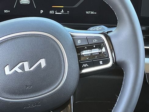 Used 2026 Kia Carnival SX Prestige FWD image 14