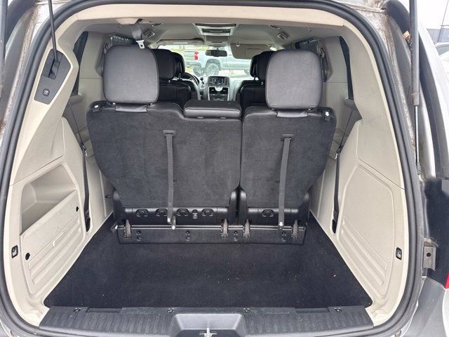 Used 2016 Chrysler Town & Country Touring w/ Driver Convenience Group FWD image 28
