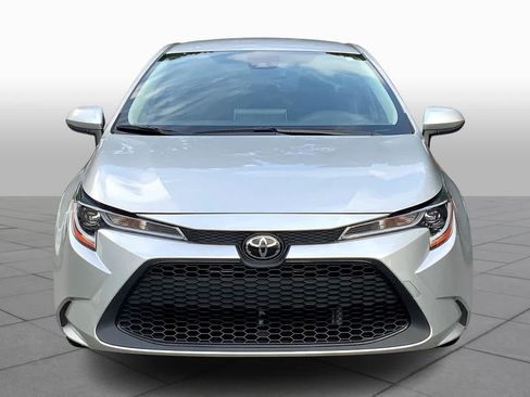 Used 2020 Toyota Corolla LE FWD image 3