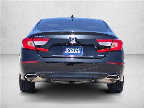 Used 2018 Honda Accord Touring image 7