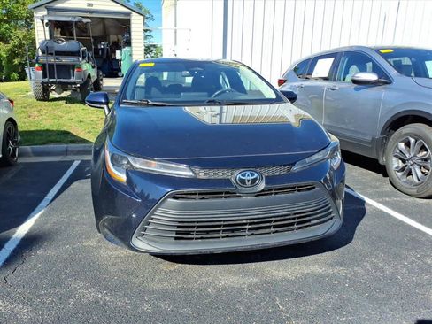 Used 2023 Toyota Corolla LE FWD image 9