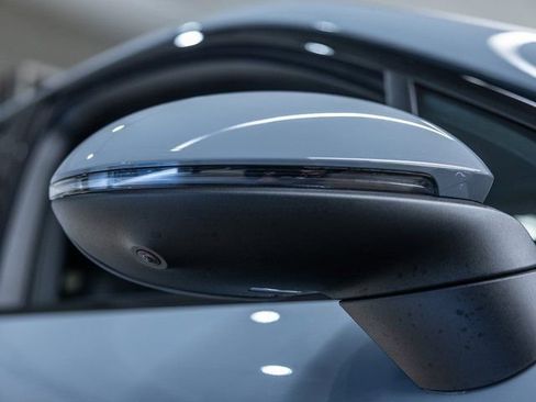 Certified 2025 Porsche Cayenne Coupe image 15