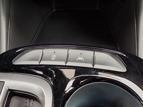 New 2026 Buick Envista Sport Touring image 6