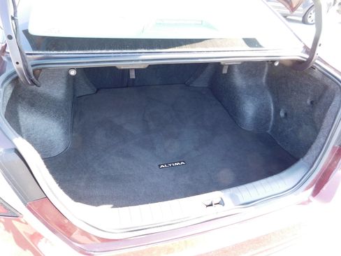 Used 2025 Nissan Altima 2.5 SV FWD image 6
