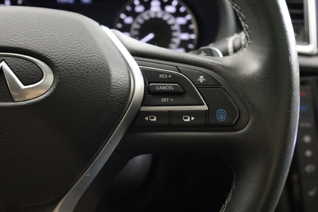 Used 2021 INFINITI QX50 Luxe AWD/4WD image 10