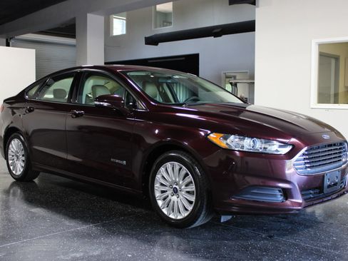 Used 2013 Ford Fusion SE image 32