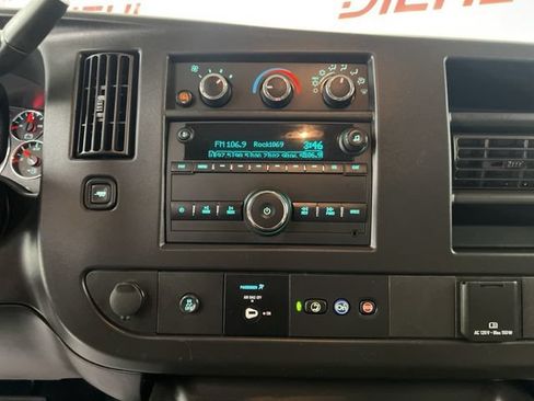 Used 2024 Chevrolet Express 3500 LS w/ Chrome Appearance Package RWD image 20