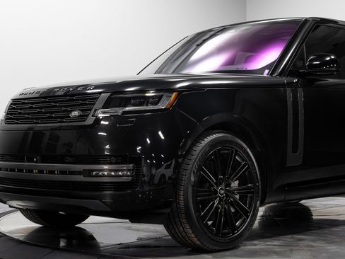 Used 2023 Land Rover Range Rover Long Wheelbase SE image 4