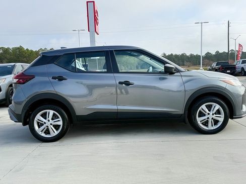 Used 2024 Nissan Kicks S image 5