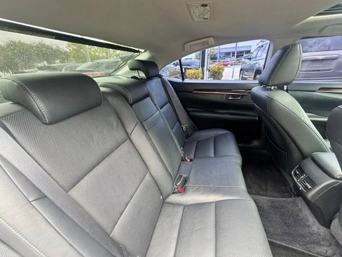 Used 2015 Lexus ES 350 w/ Luxury Pkg & Navigation w/ Luxury Package FWD image 17