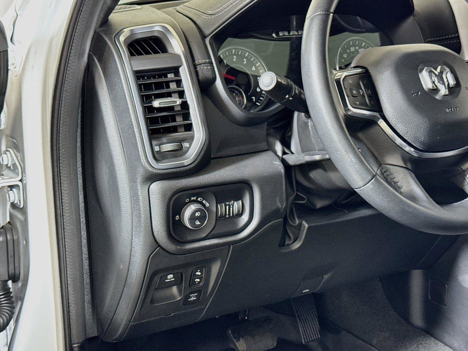 Used 2024 RAM 1500 Laramie AWD/4WD image 8
