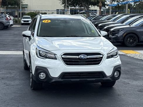 Used 2018 Subaru Outback 2.5i Touring AWD/4WD image 3