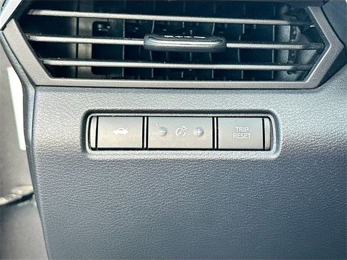 Used 2022 Nissan Altima 2.5 SV image 10