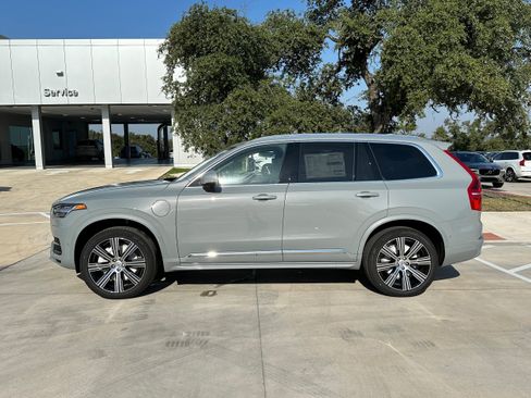 Used 2025 Volvo XC90 T8 Plus w/ Protection Package Premier image 3