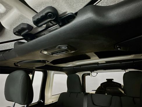 Used 2021 Jeep Wrangler Unlimited Sport image 21