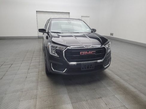 Used 2024 GMC Terrain SLE AWD/4WD image 14