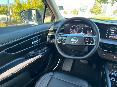 Used 2025 Nissan Murano SV AWD/4WD image 23