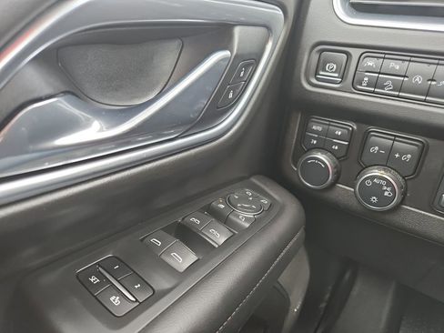 Used 2021 Chevrolet Suburban High Country w/ Premium Package image 26