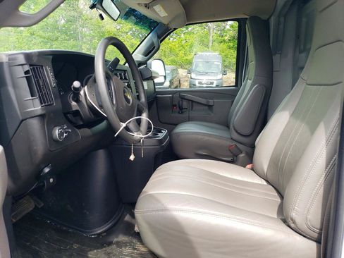 Used 2024 Chevrolet Express 3500 w/ Power Convenience Package RWD image 5