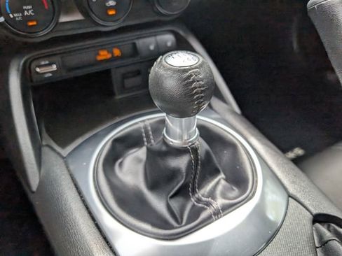 Used 2021 MAZDA MX-5 Miata RF Club RWD image 28