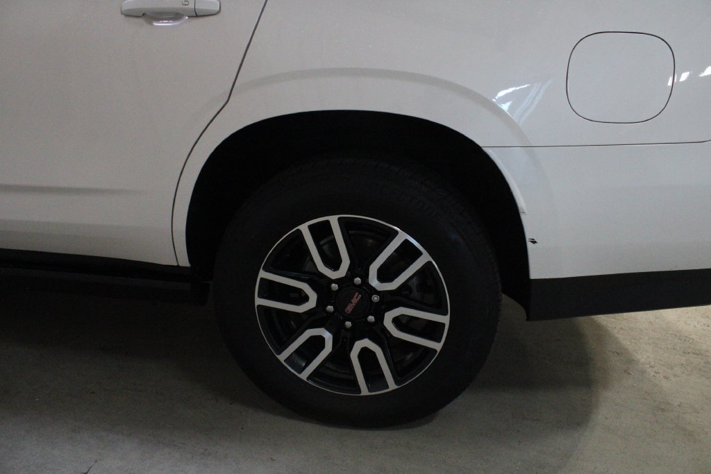 Used 2021 GMC Yukon AT4 w/ AT4 Premium Plus Package AWD/4WD image 29