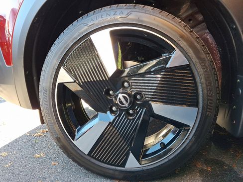 New 2026 Nissan Kicks SR w/ Cold Weather Package image 3