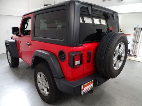 Certified 2022 Jeep Wrangler Sport AWD/4WD image 17