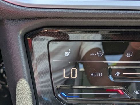 New 2026 Volkswagen Taos SE FWD image 23