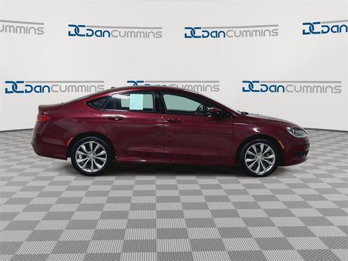 Used 2016 Chrysler 200 S image 2