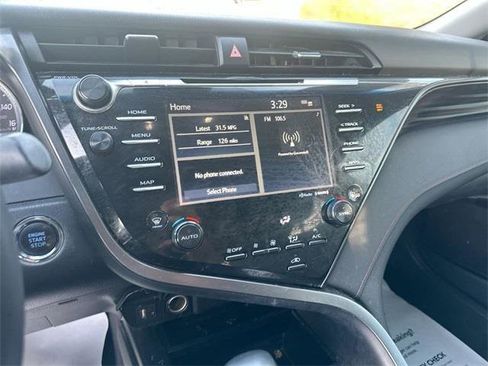 Used 2019 Toyota Camry XLE image 24