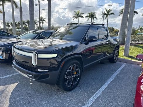 Used 2022 Rivian R1T Adventure image 2