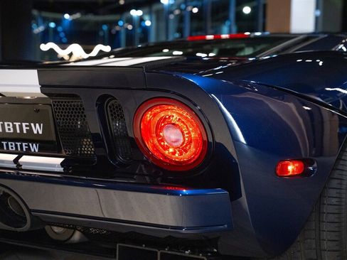 Used 2006 Ford GT RWD image 31
