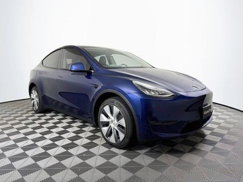 Used 2023 Tesla Model Y AWD image 10