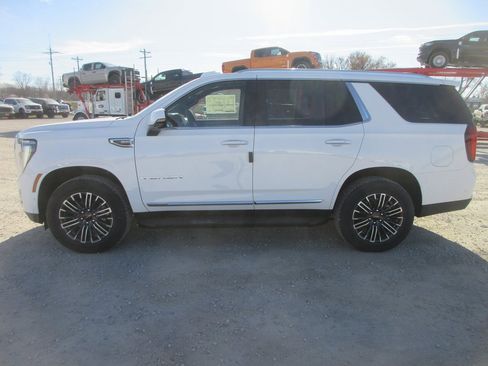 New 2026 GMC Yukon Elevation image 8