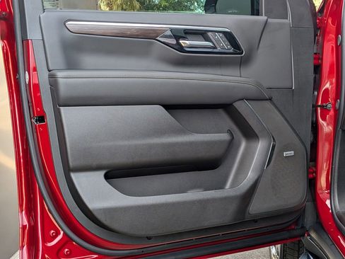 New 2026 Chevrolet Suburban Premier RWD image 7