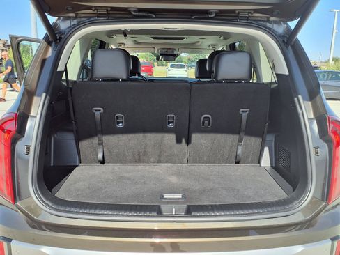 Used 2025 Kia Telluride S FWD image 30