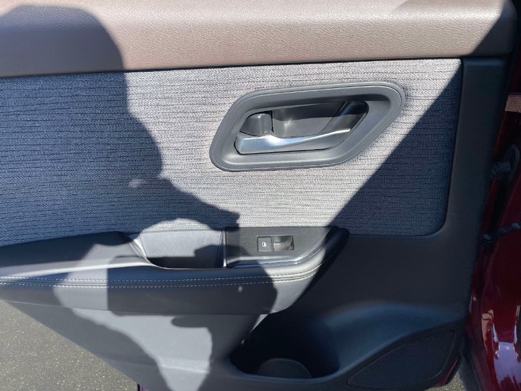 Used 2023 Nissan Rogue SV AWD/4WD image 15