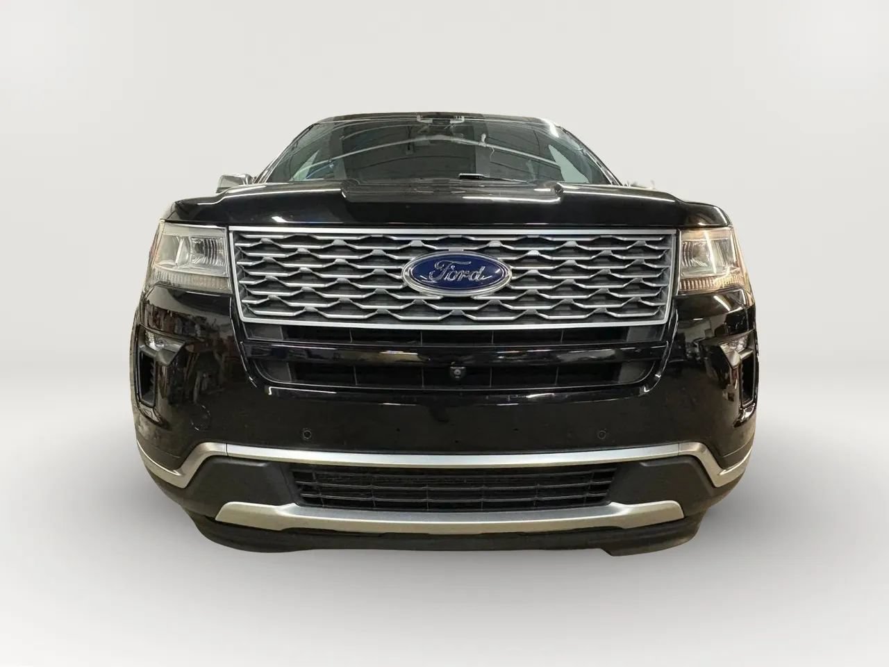 Used 2018 Ford Explorer Platinum AWD/4WD image 3