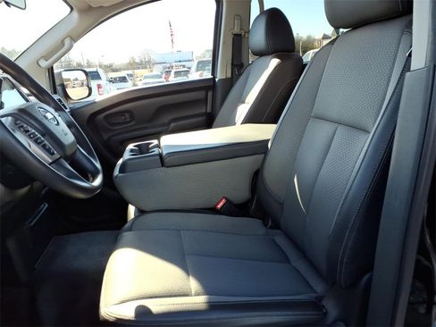 Used 2021 Nissan Titan S w/ S Utility Package image 12